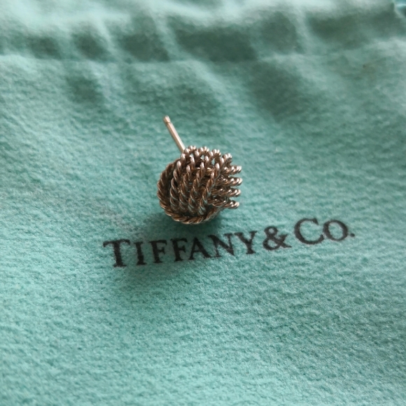 Earring 💕🎁❤️ Knot's. silver 925.Tiffany Twist Knot Earring  💔 Lost But Still - Picture 1 of 4